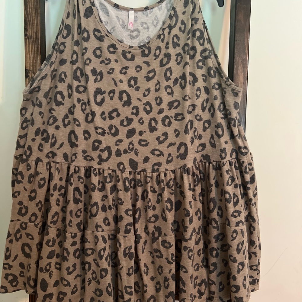 Leopard Print Sleeveless Top